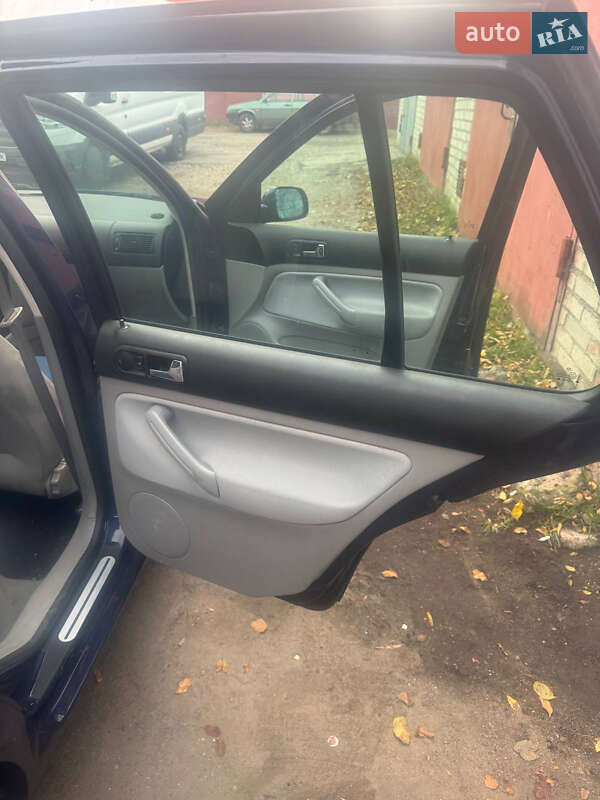 Хэтчбек Volkswagen Golf 2000 в Хмельницком