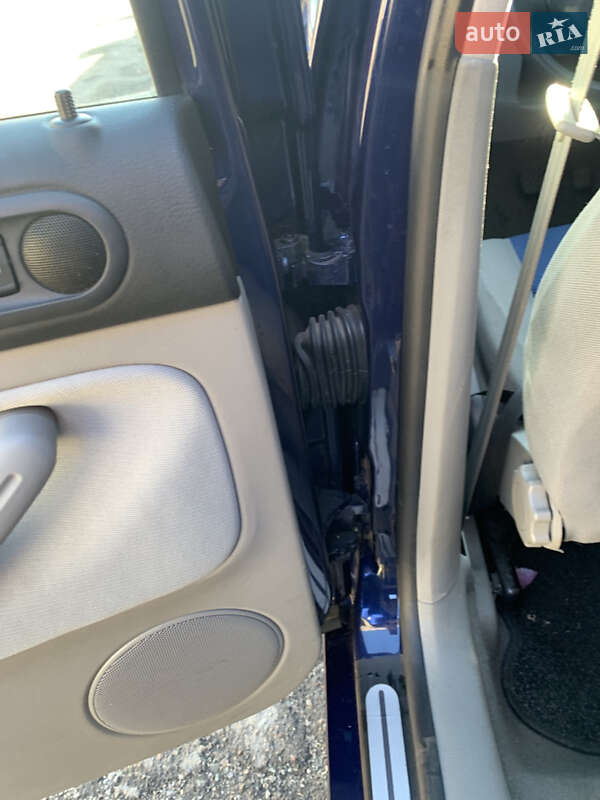 Хэтчбек Volkswagen Golf 2000 в Хмельницком