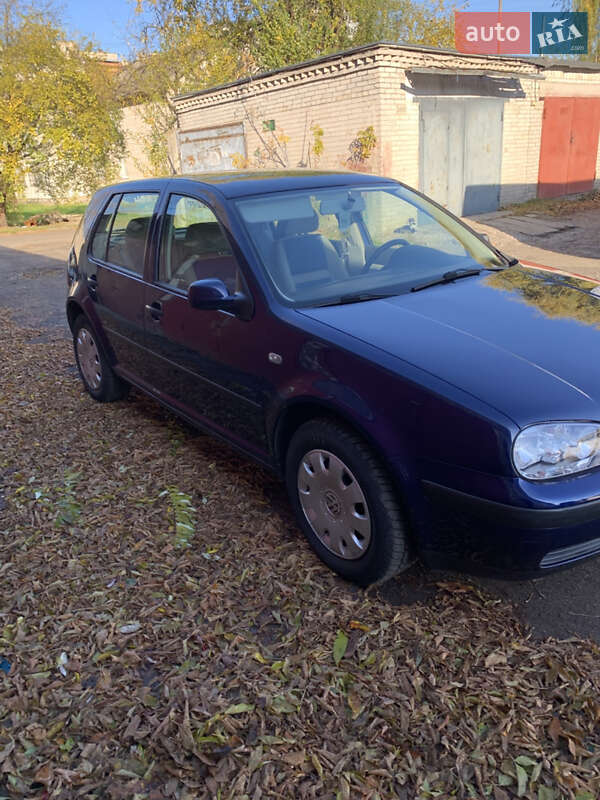 Хэтчбек Volkswagen Golf 2000 в Хмельницком