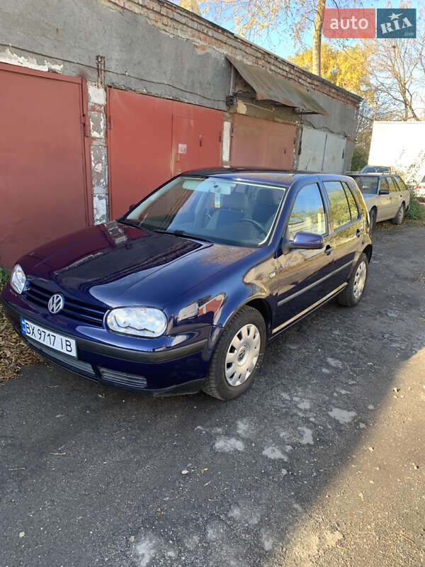 Хэтчбек Volkswagen Golf 2000 в Хмельницком