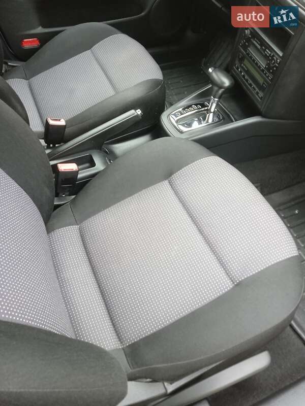 Хетчбек Volkswagen Golf 2002 в Хмельницькому фото 29 Хетчбек Volkswagen Golf 2002 в Хмельницькому