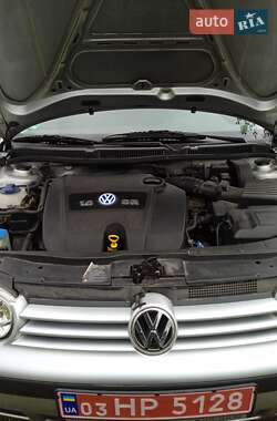 Хэтчбек Volkswagen Golf 2002 в  фото 10 Хэтчбек Volkswagen Golf 2002 в