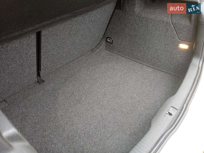 Хетчбек Volkswagen Golf 2002 в Хмельницькому фото 55 Хетчбек Volkswagen Golf 2002 в Хмельницькому