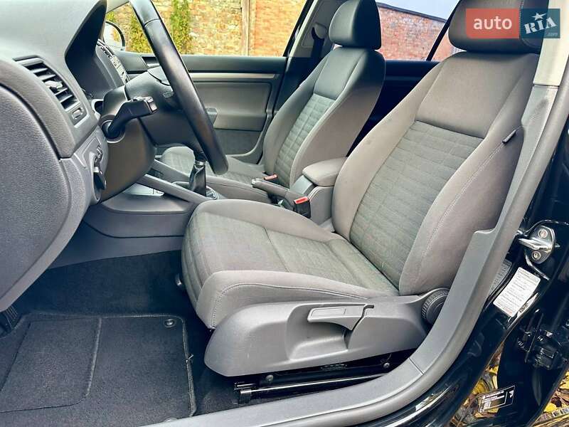 Хетчбек Volkswagen Golf 2008 в Полтаві