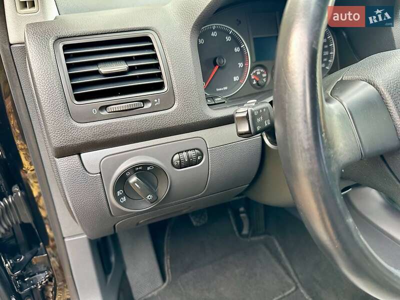 Хетчбек Volkswagen Golf 2008 в Полтаві