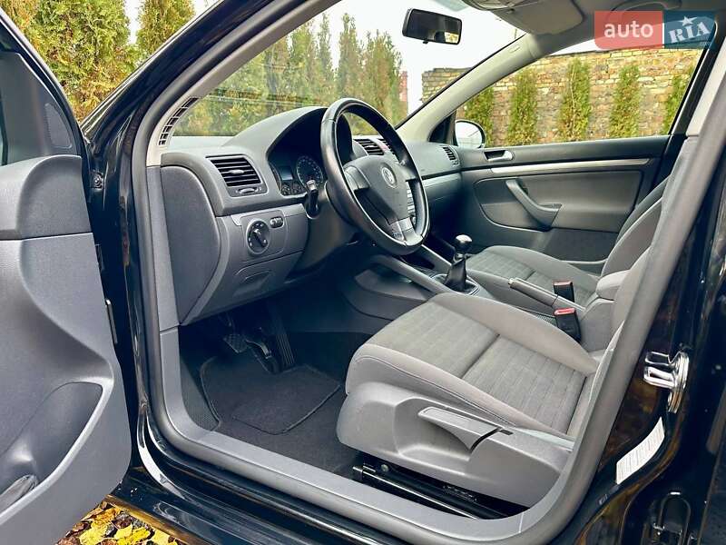 Хетчбек Volkswagen Golf 2008 в Полтаві