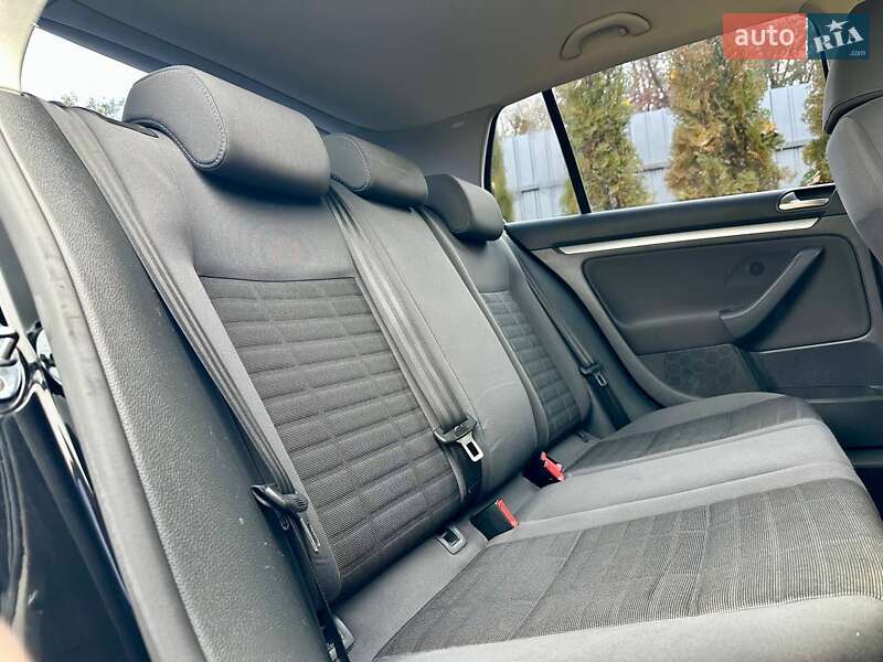 Хетчбек Volkswagen Golf 2008 в Полтаві