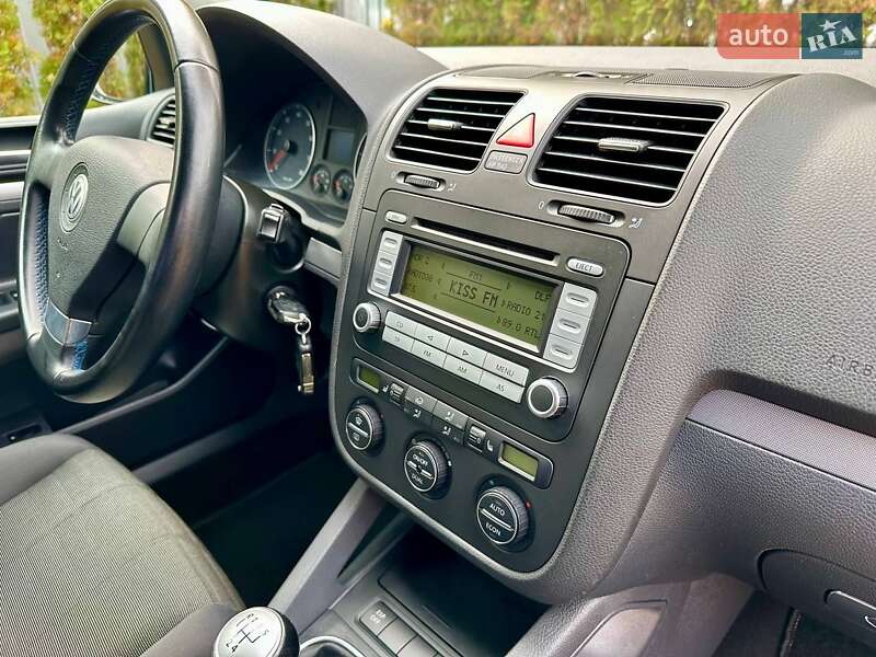 Хетчбек Volkswagen Golf 2008 в Полтаві