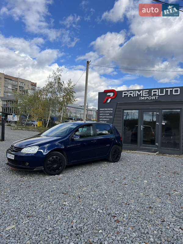 Хетчбек Volkswagen Golf 2008 в Чернівцях