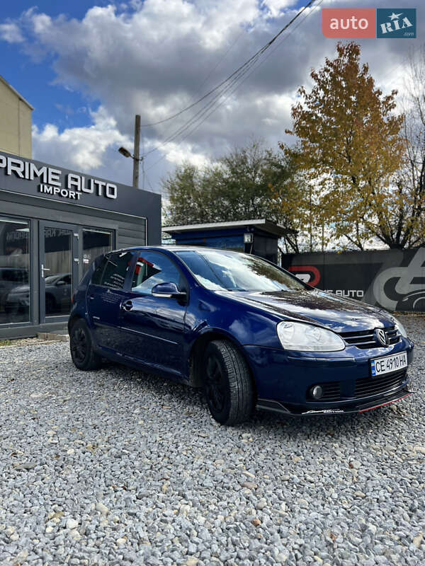 Хетчбек Volkswagen Golf 2008 в Чернівцях