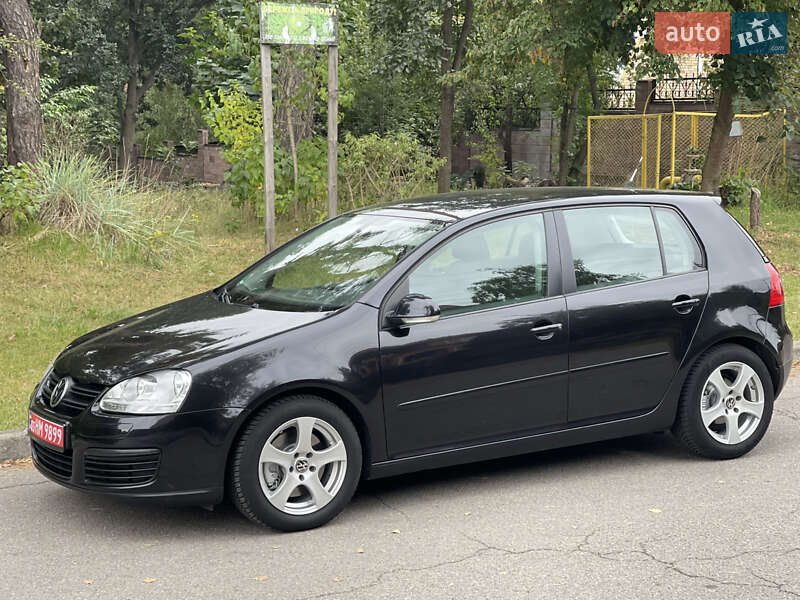 Хэтчбек Volkswagen Golf 2007 в Киеве