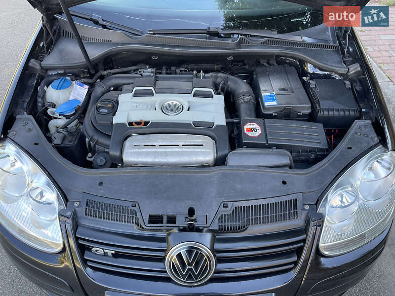 Хэтчбек Volkswagen Golf 2007 в Киеве