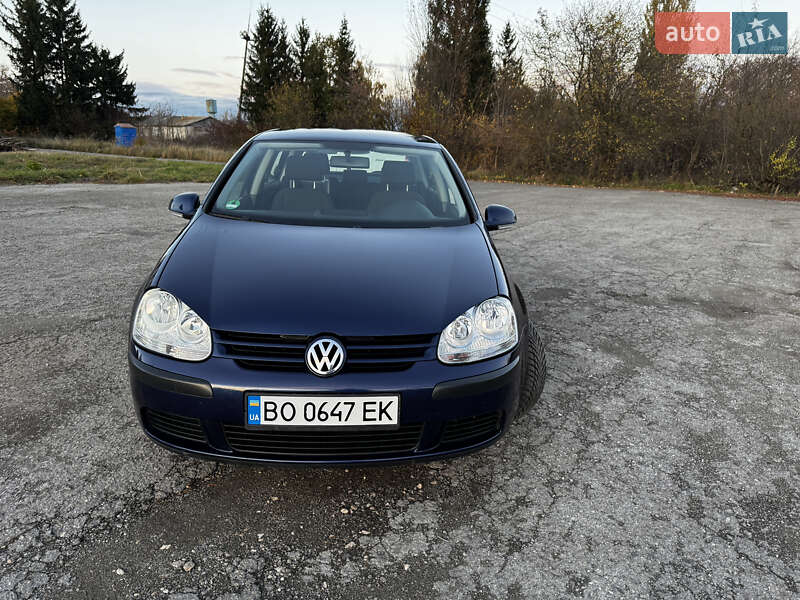 Хетчбек Volkswagen Golf 2005 в Тернополі