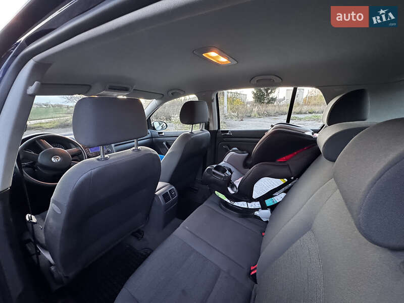 Хетчбек Volkswagen Golf 2005 в Тернополі