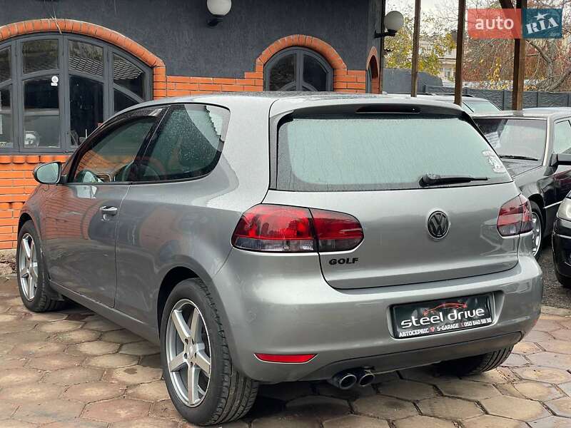 Хетчбек Volkswagen Golf 2011 в Миколаєві