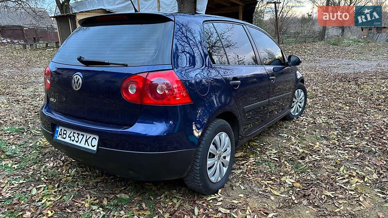 Хэтчбек Volkswagen Golf 2005 в Виннице