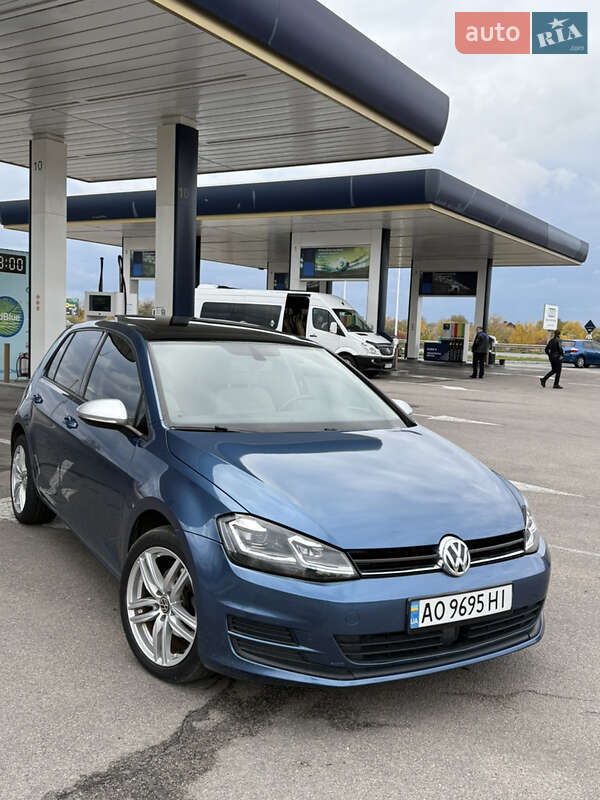 Хетчбек Volkswagen Golf 2017 в Дніпрі