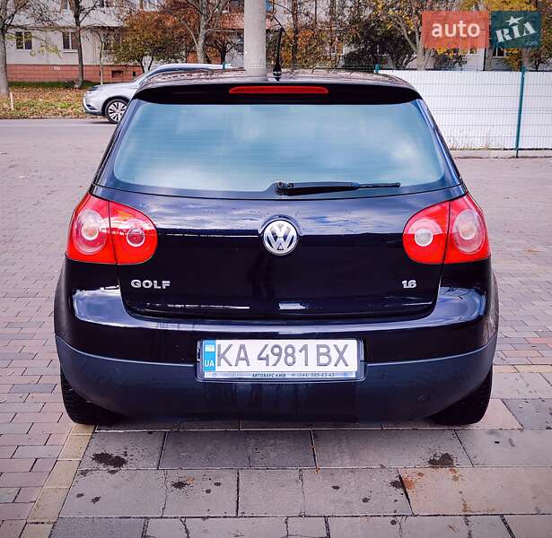 Хэтчбек Volkswagen Golf 2006 в Белой Церкви