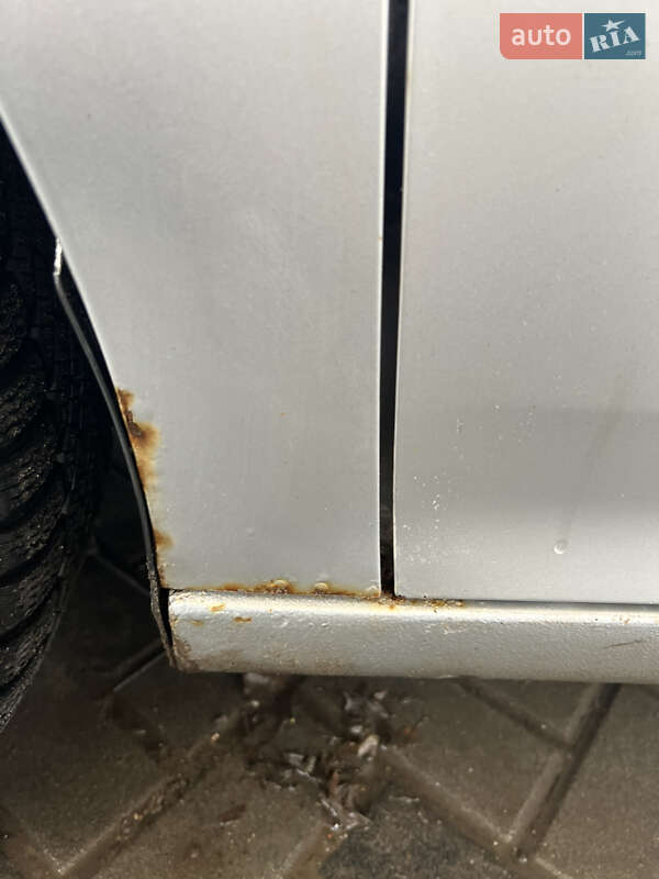 Хетчбек Volkswagen Golf 2004 в Полтаві