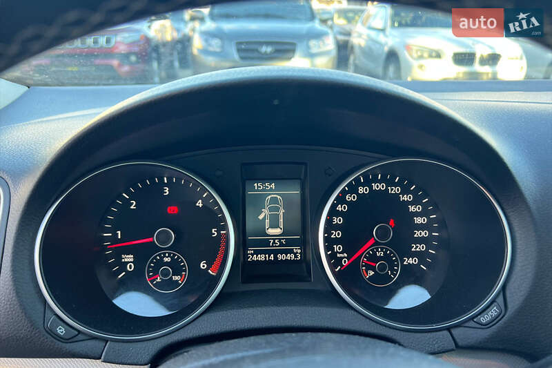 Універсал Volkswagen Golf 2012 в Івано-Франківську