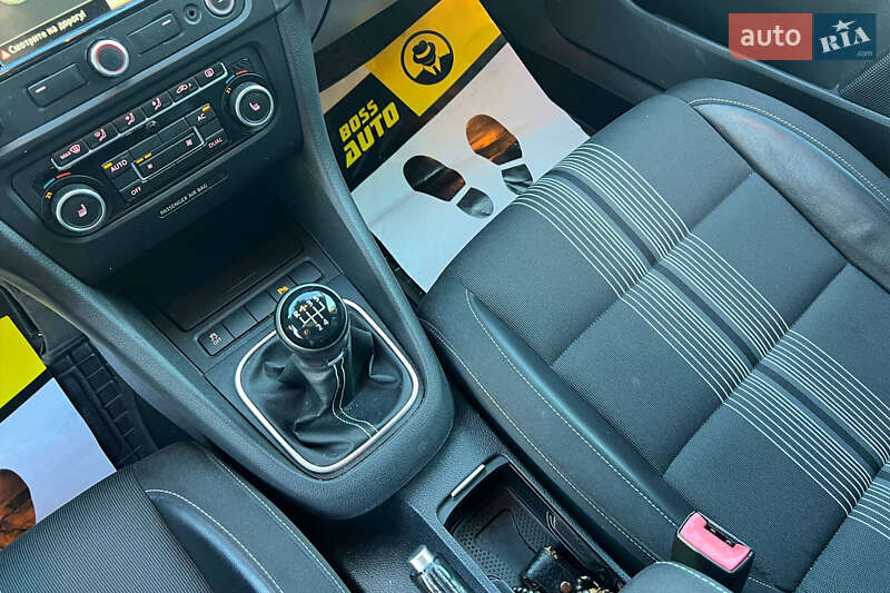 Універсал Volkswagen Golf 2012 в Івано-Франківську