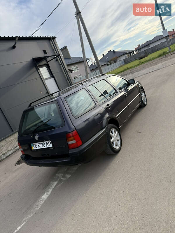 Універсал Volkswagen Golf 1995 в Чернівцях