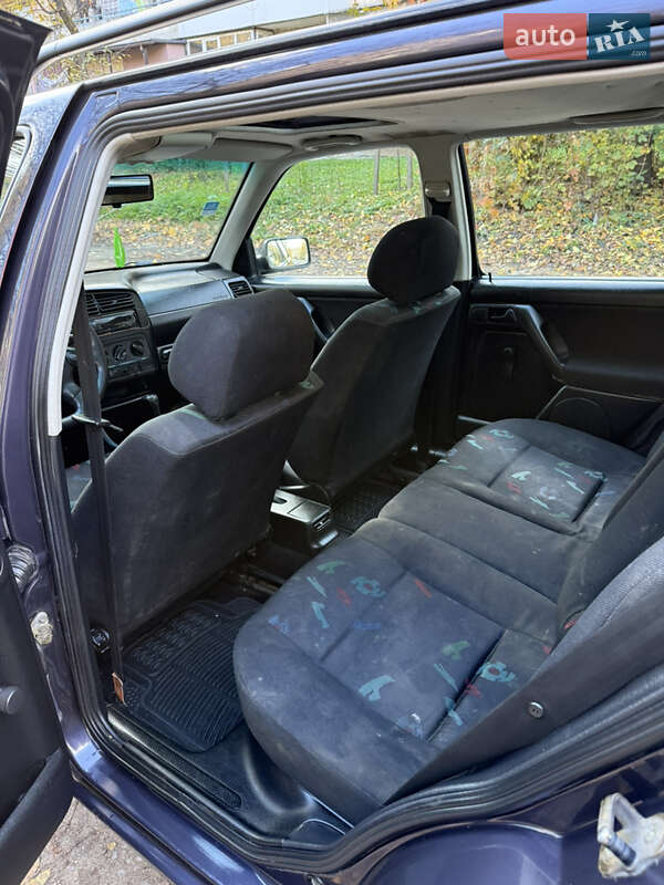 Універсал Volkswagen Golf 1995 в Чернівцях