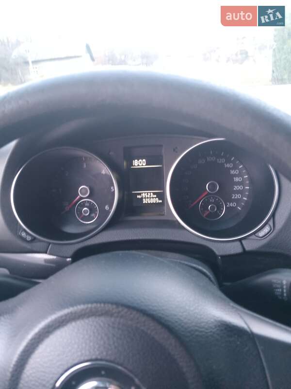 Універсал Volkswagen Golf 2012 в Долині