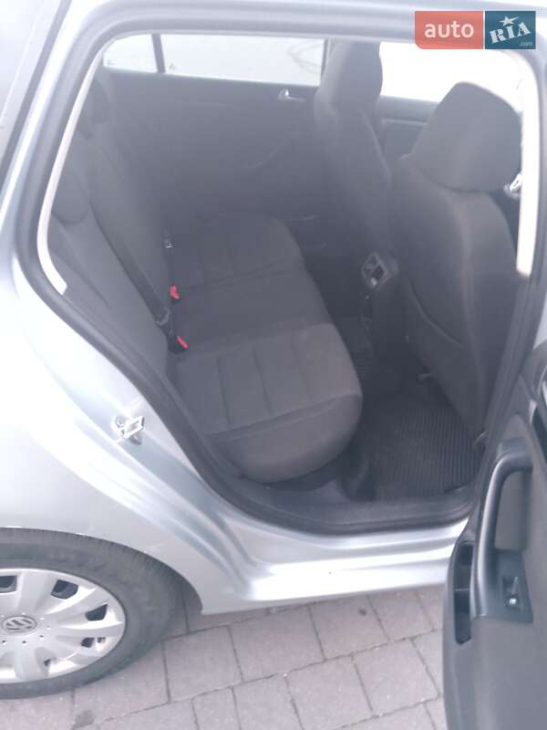 Універсал Volkswagen Golf 2012 в Долині