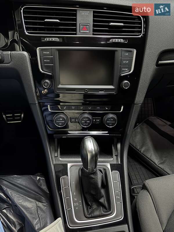 Хетчбек Volkswagen Golf 2013 в Києві