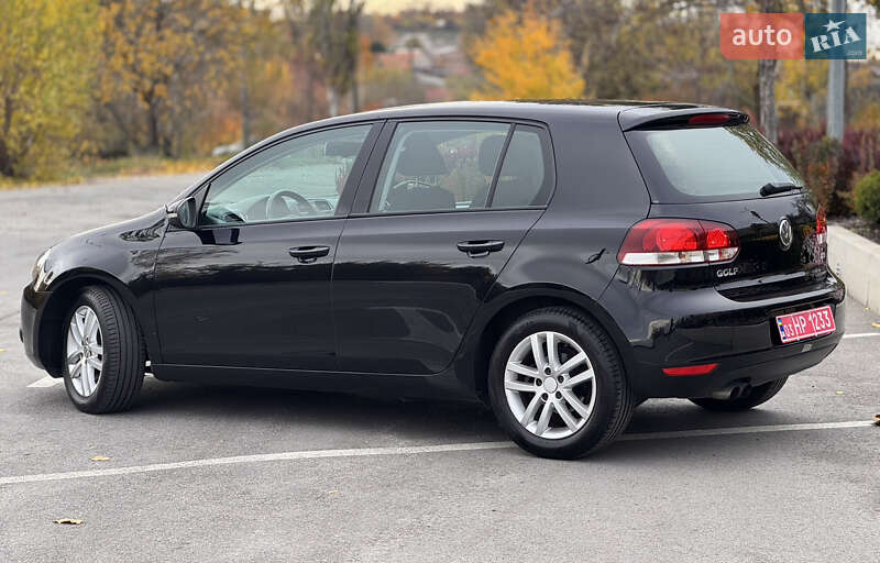 Хэтчбек Volkswagen Golf 2010 в Запорожье