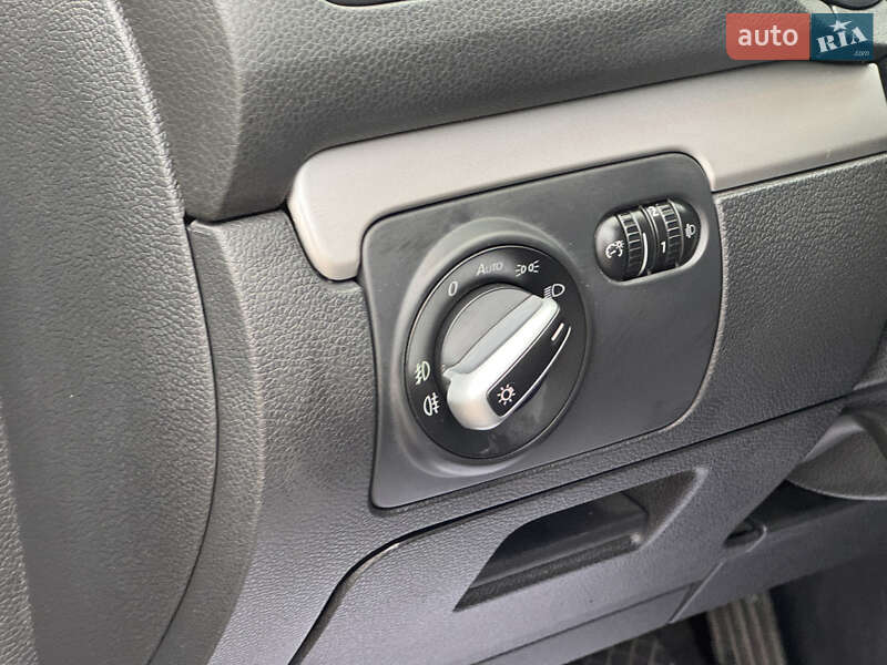 Хэтчбек Volkswagen Golf 2010 в Запорожье