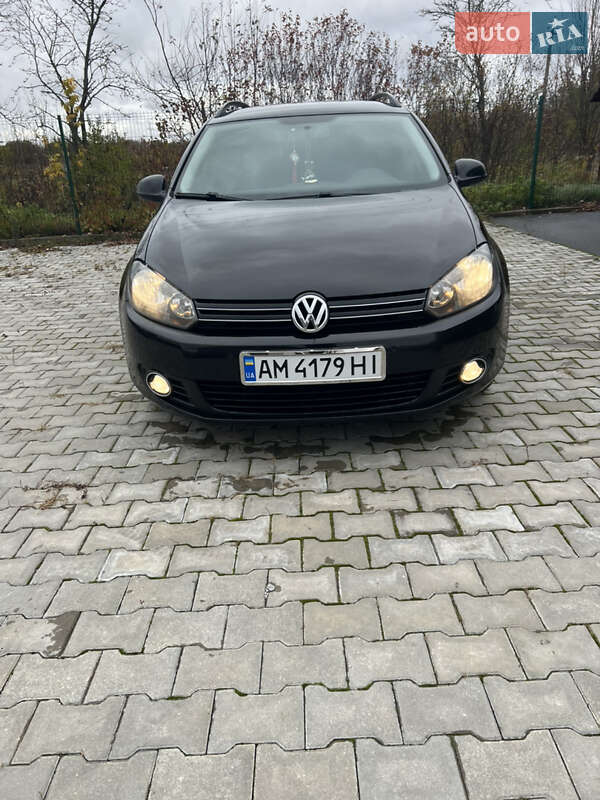 Універсал Volkswagen Golf 2009 в Звягелі