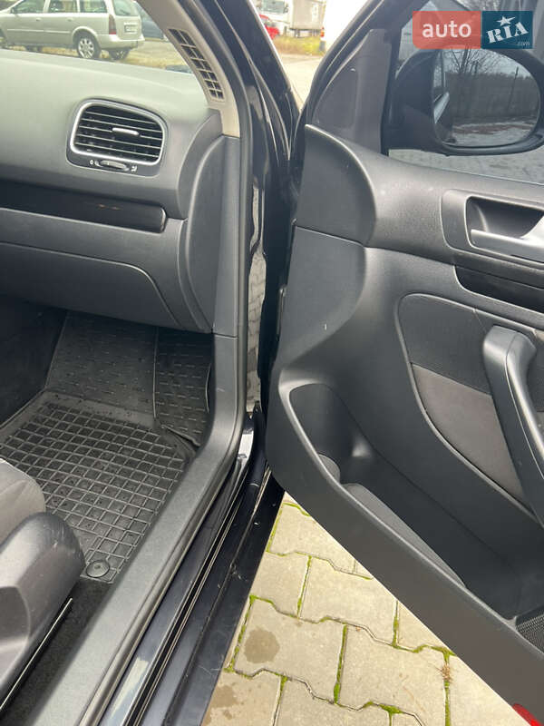Універсал Volkswagen Golf 2009 в Звягелі