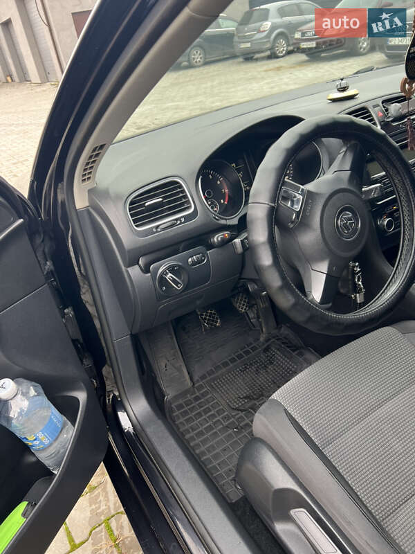 Універсал Volkswagen Golf 2009 в Звягелі
