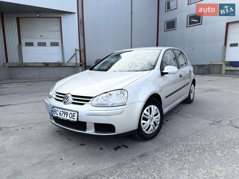 Хетчбек Volkswagen Golf 2005 в Львові