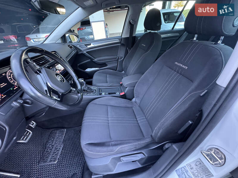 Универсал Volkswagen Golf 2017 в Киеве фото 13 Универсал Volkswagen Golf 2017 в Киеве