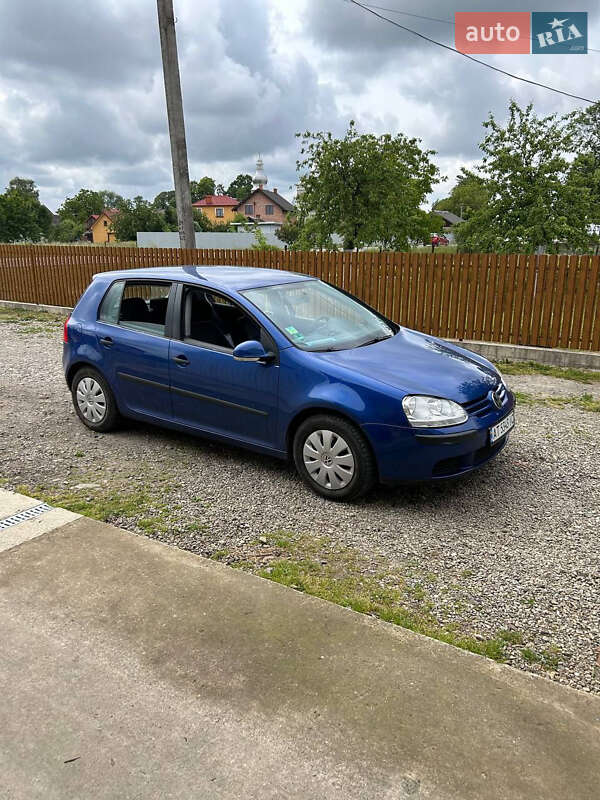 Volkswagen Golf 2004