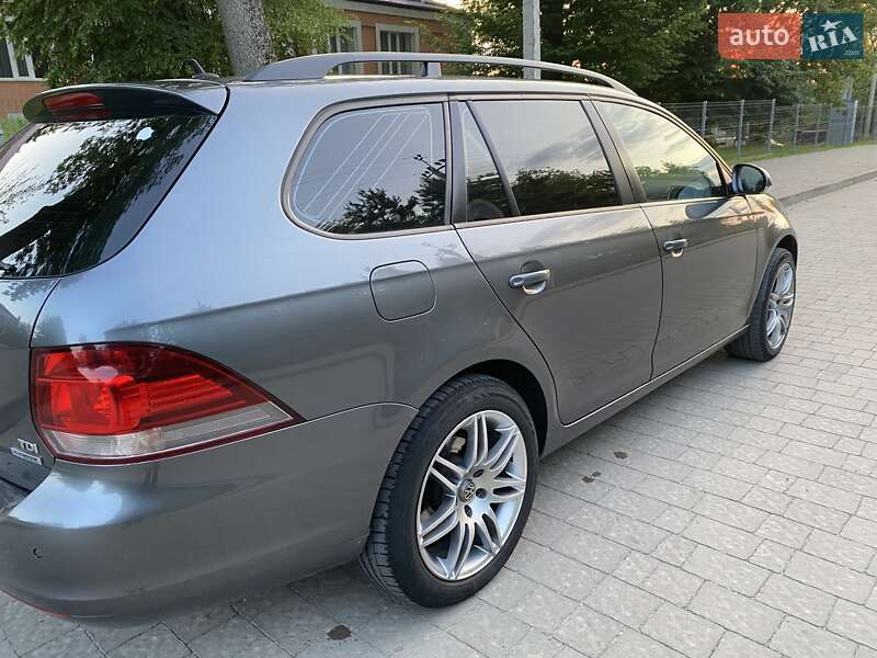 Універсал Volkswagen Golf 2010 в Хмельницькому