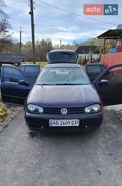 Хэтчбек Volkswagen Golf 2002 в Мурованых Куриловцах