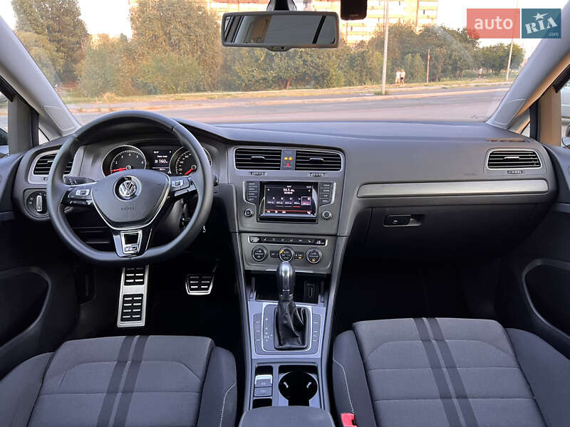 Хетчбек Volkswagen Golf 2013 в Києві