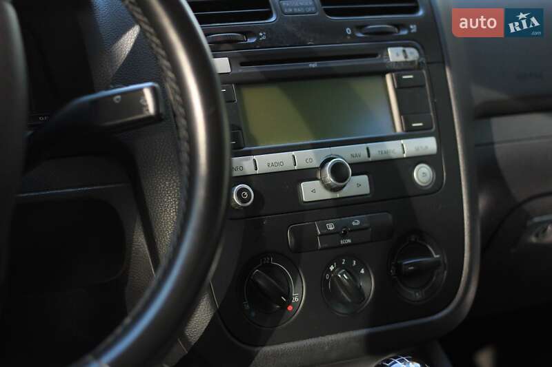 Хетчбек Volkswagen Golf 2006 в Тульчині