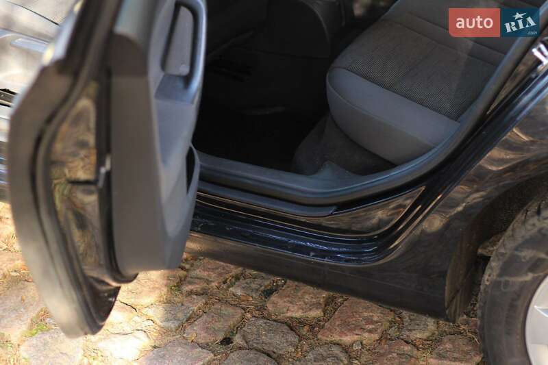 Хетчбек Volkswagen Golf 2006 в Тульчині