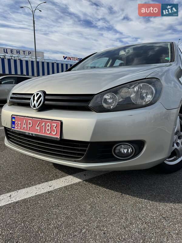 Хетчбек Volkswagen Golf 2010 в Києві