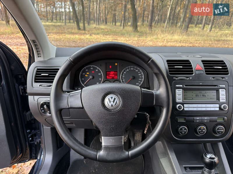 Хэтчбек Volkswagen Golf 2007 в Сумах