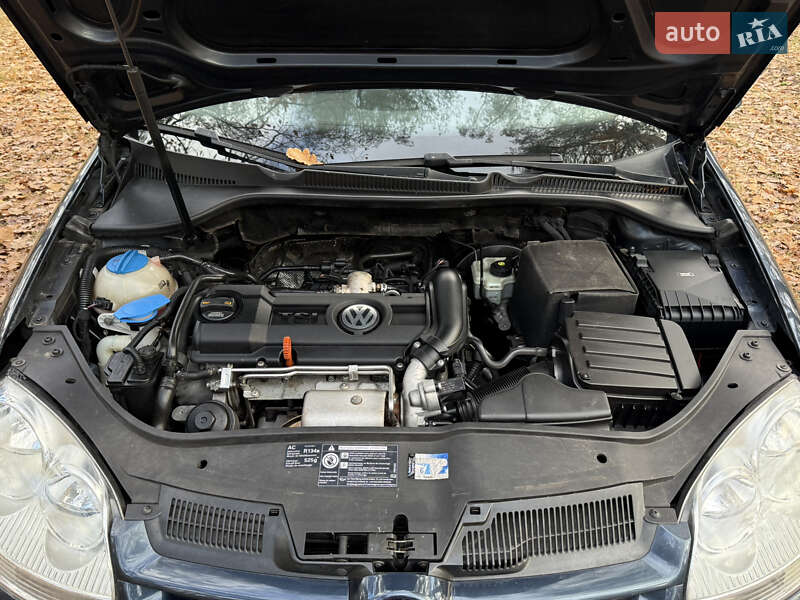 Хэтчбек Volkswagen Golf 2007 в Сумах