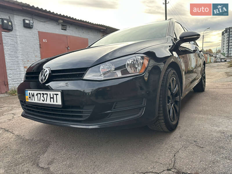 Універсал Volkswagen Golf 2016 в Житомирі