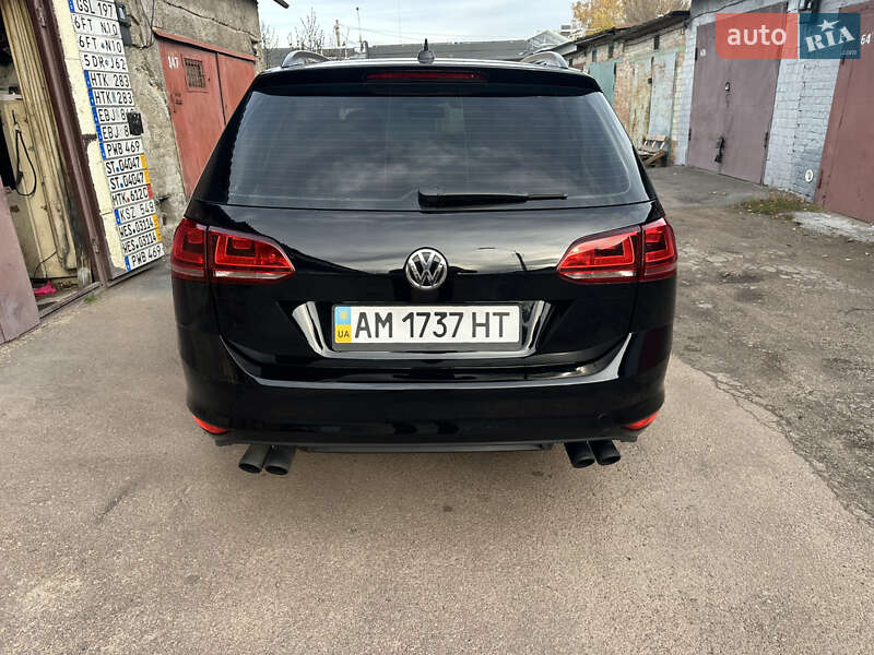Універсал Volkswagen Golf 2016 в Житомирі