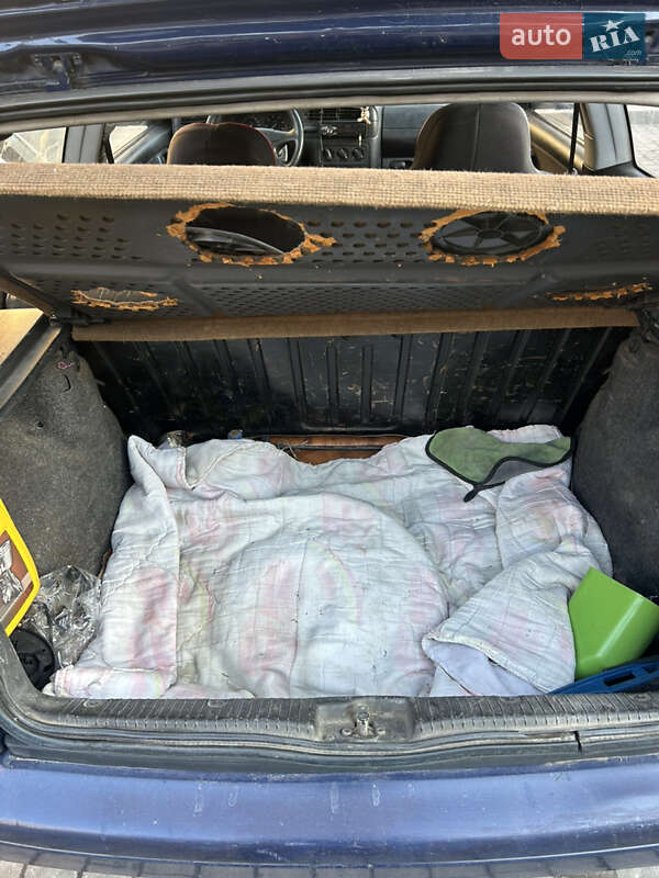 Хэтчбек Volkswagen Golf 1996 в Запорожье