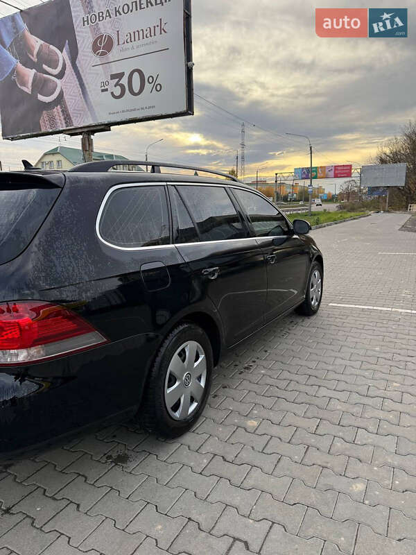 Універсал Volkswagen Golf 2012 в Луцьку